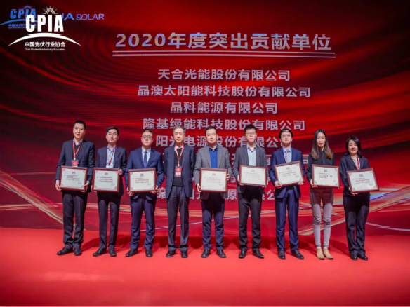 全體看過來！謝謝，謝謝！謝謝~