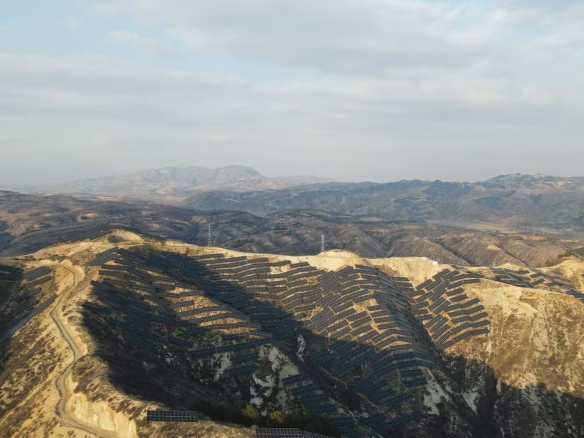 全球足跡 | “山地光谷”！陽光能源助力山西忻州5萬千瓦光伏項(xiàng)目全容量并網(wǎng)發(fā)電